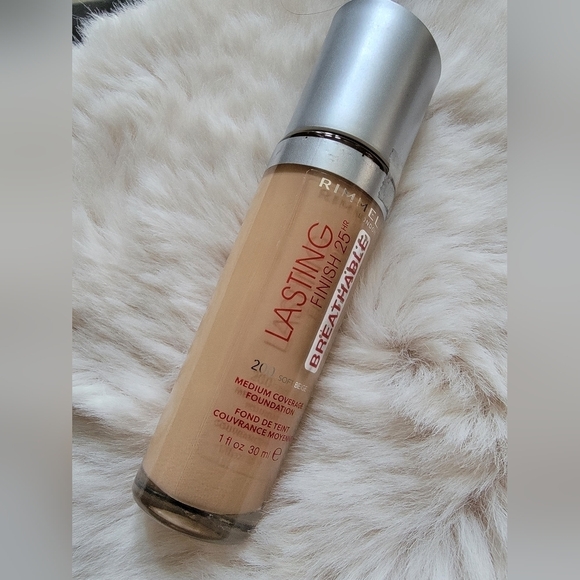 Rimmel foundation - Picture 2 of 5